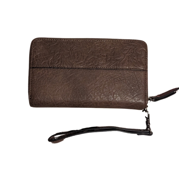 Simply Noelle Leather Wristlet Wallet - Picture 2 of 4